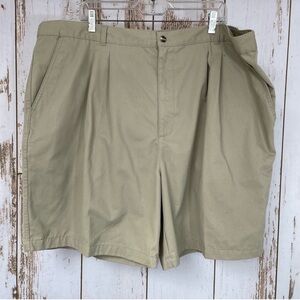 Puritan, Khaki Pleated Front Elastic Waist Shorts. Size 46.  In excellent cond!